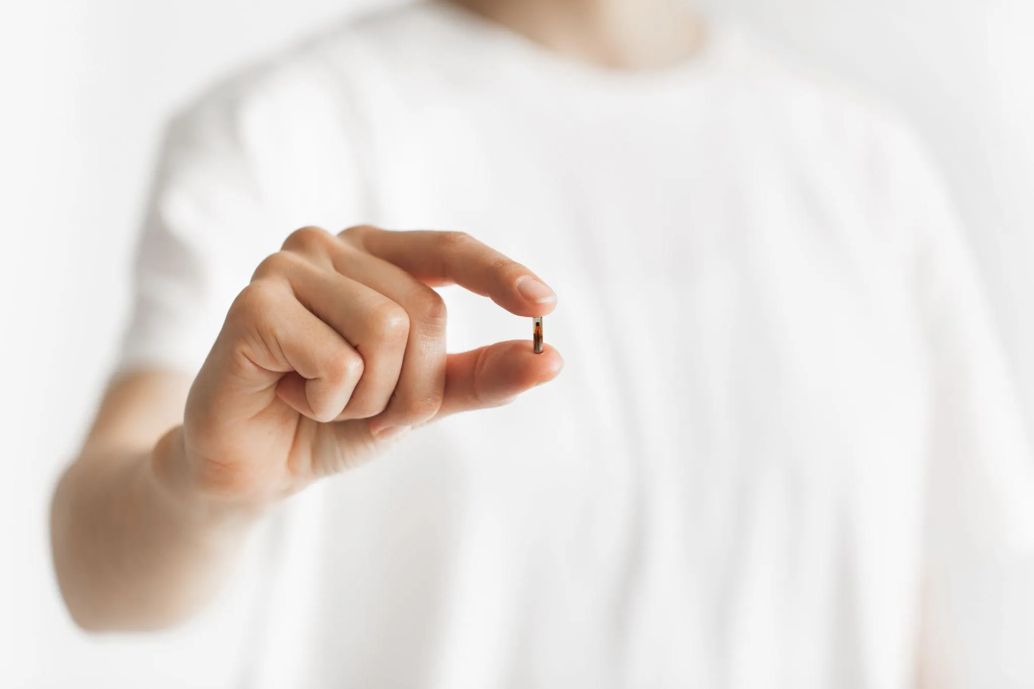 奥歯のインプラントは難しい？理由とメリット・デメリットを解説