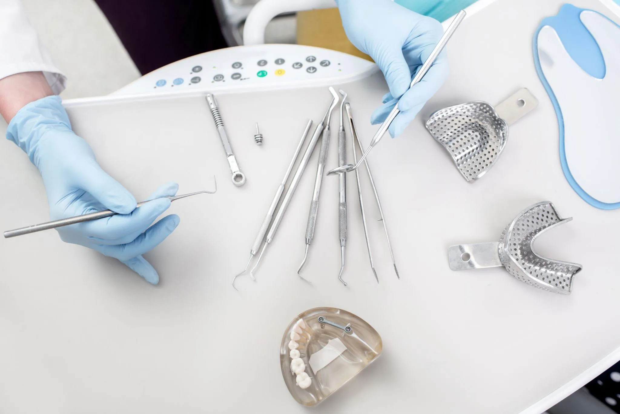 インプラントにメンテナンスが必要な理由