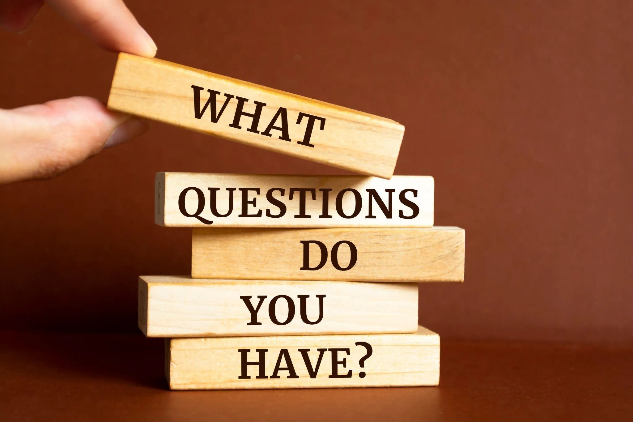 インプラントや入れ歯についてのよくある質問（FAQ）